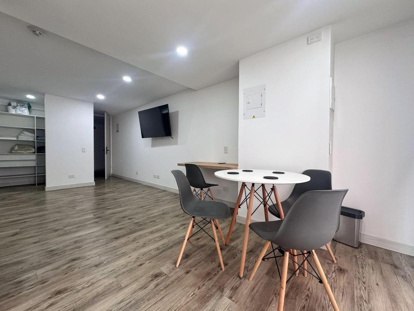 Conquistadores Con Terraza Privada Apartamento Medellín